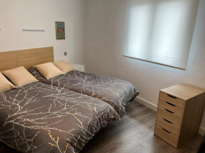 Habitacion DOBLE con baño compartido en Pozuelo dentro de casa tipo Boutique